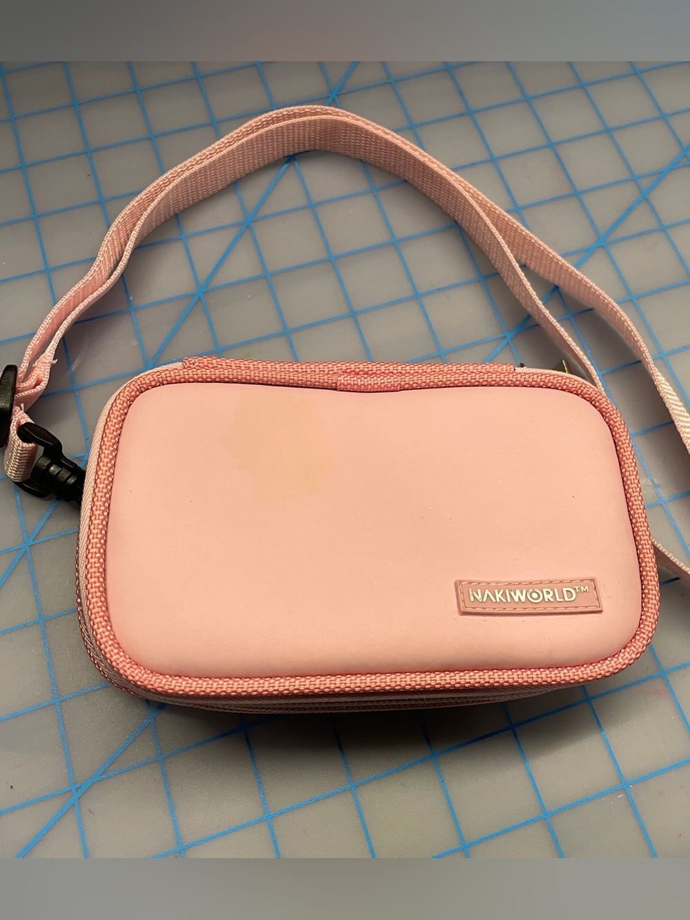 2006 Naki World Nakiworld Nintendo DS Lite Gameboy Pink Electronics Carry Case